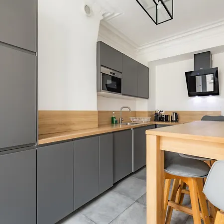 Elegant In The Heart Of Historic شقة